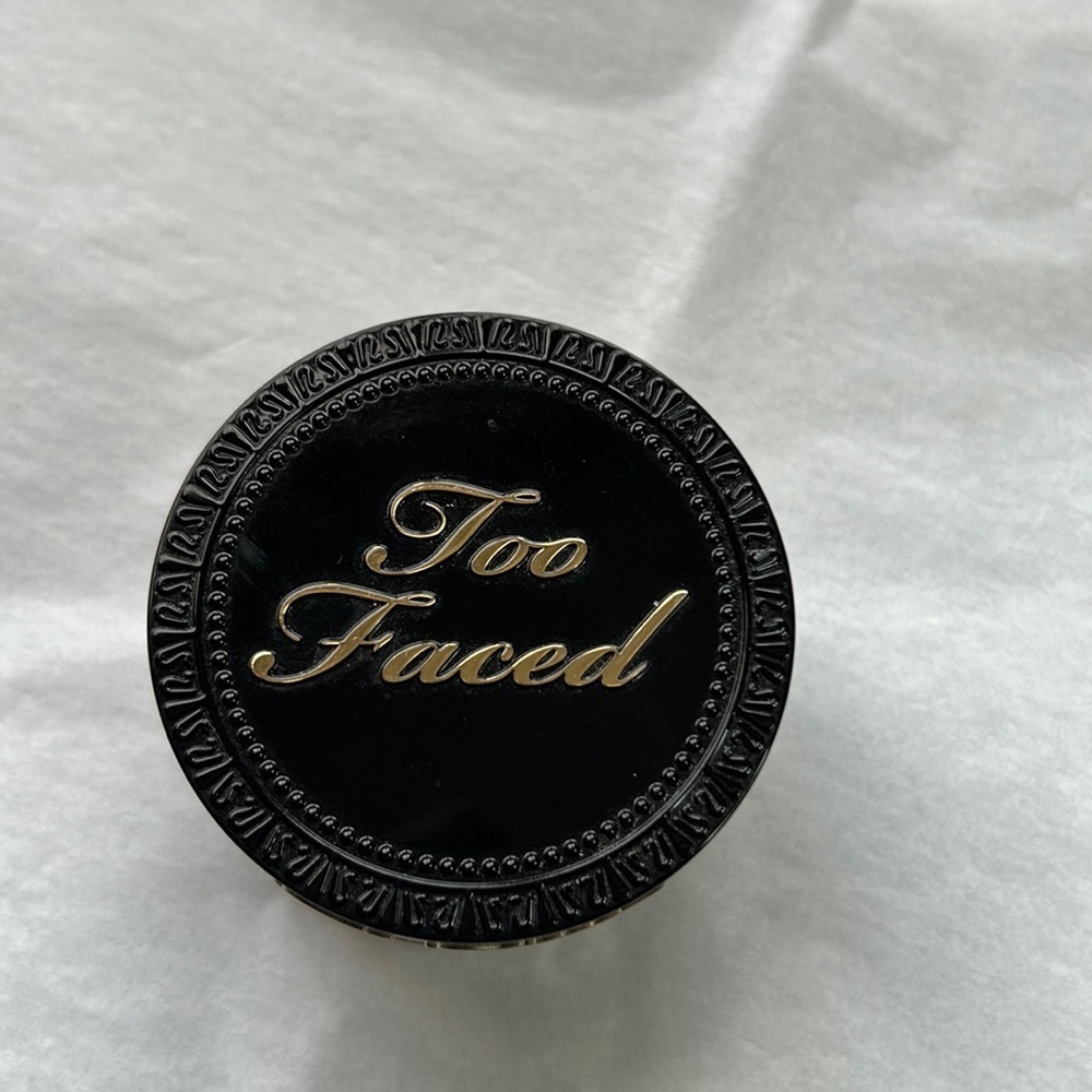 Too Faced Born This Way - Setting Powder - Picture 3 of 5